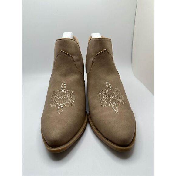 CUSHIONAIRE Women's Rodeo Western Ankle Boot +Memory Foam 8 WIDE TAN - Picture 2 of 7